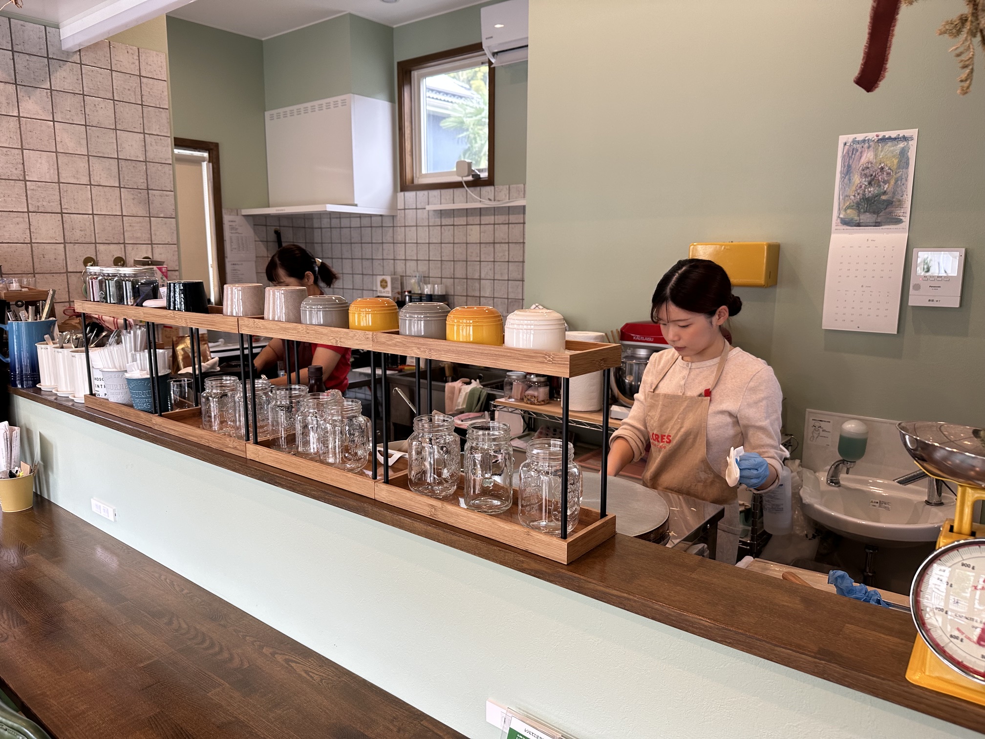 あきる野市草花のクレープ屋さんフローレスの店内の様子