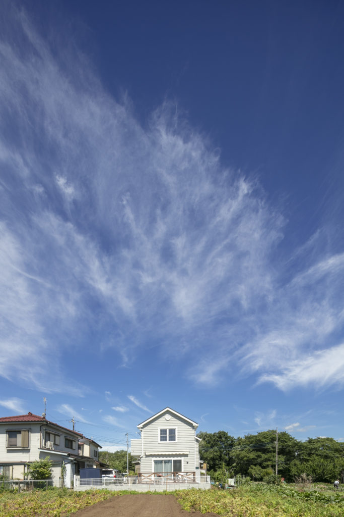 広くて青い空