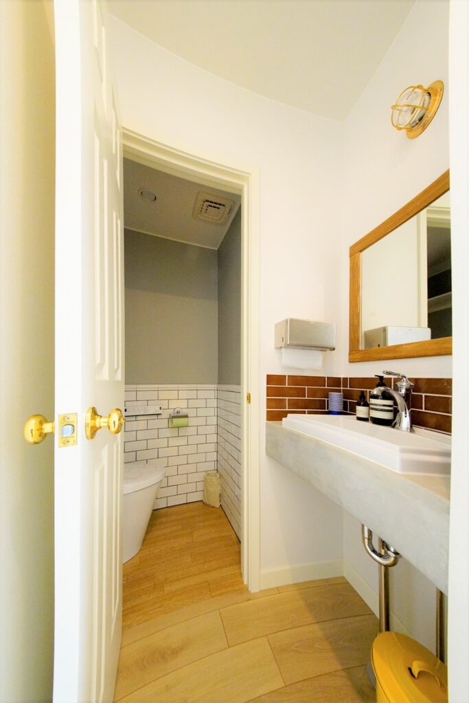 Toilet