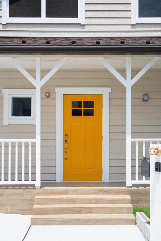 Exterior　door