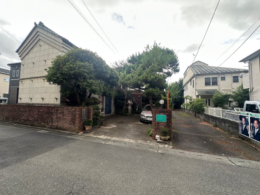 昭島市中神町 32年前にアカツカ建設が建築した分譲住宅の外観