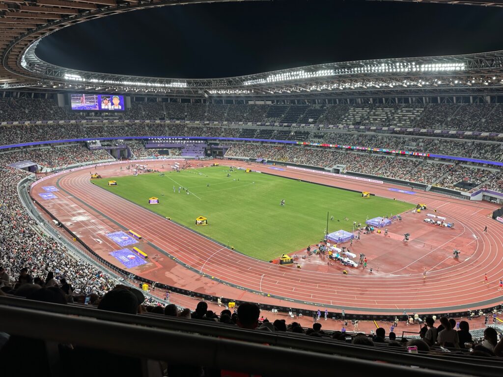 世界陸上の会場 満員の観客席とスタジアムの熱気