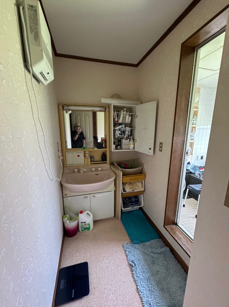 リフォーム前の洗面化粧台