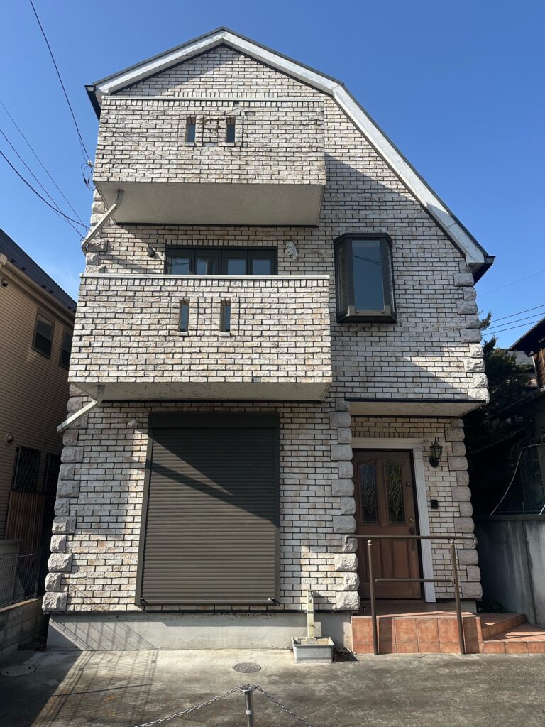 平成16年にアカツカ建設が施工した収納たっぷりの3階建て4LDK